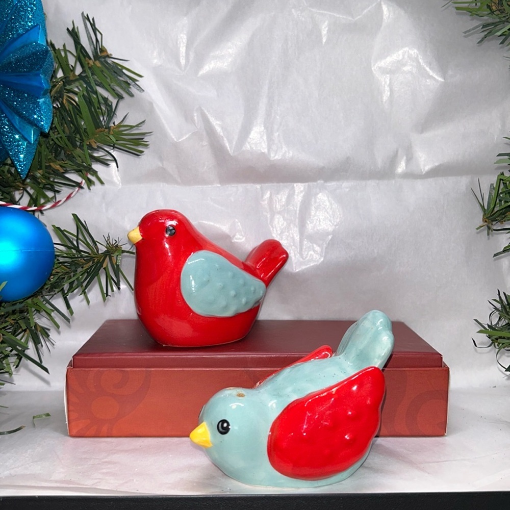 Boston Warehouse Salt & Pepper Shakers, Bird Collection, Hand Painted Ceramic